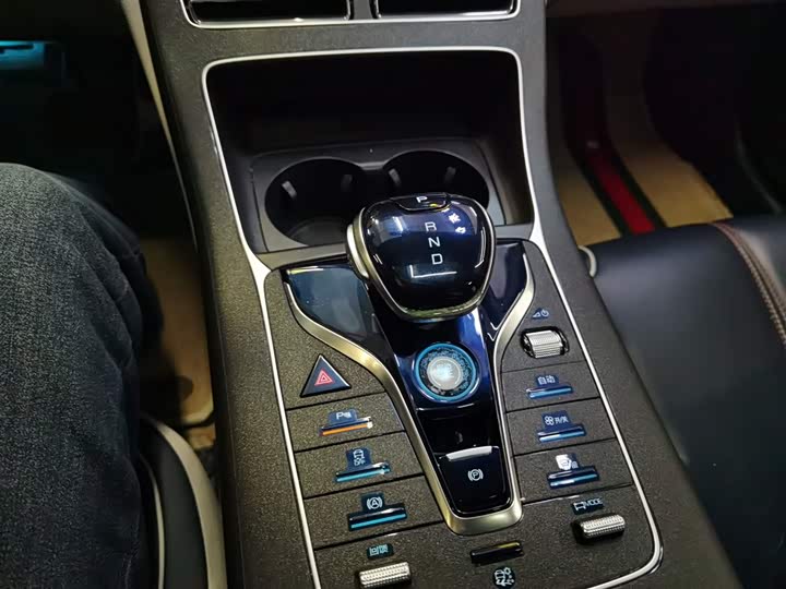 Фото 14 - BYD Qin Plus