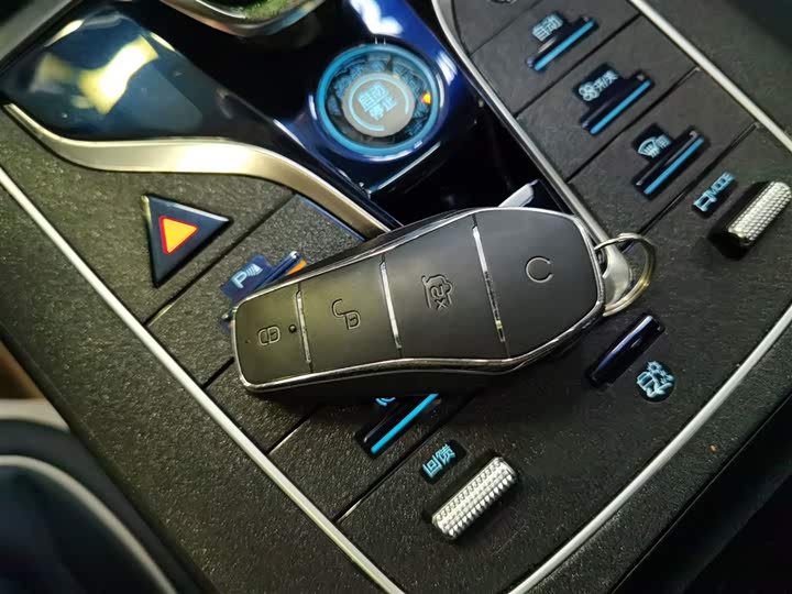 Фото 9 - BYD Qin Plus