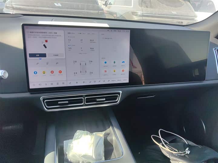 Фото 13 - LiXiang L8