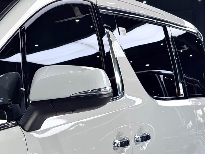 Фото 14 - Toyota Vellfire