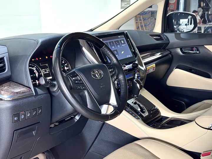 Фото 21 - Toyota Vellfire