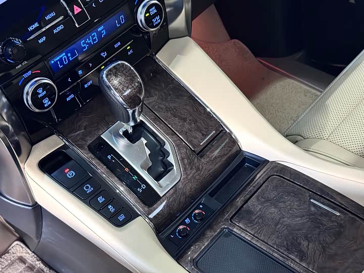 Фото 27 - Toyota Vellfire