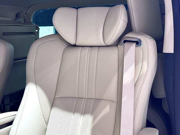 Фото 37 - Toyota Vellfire