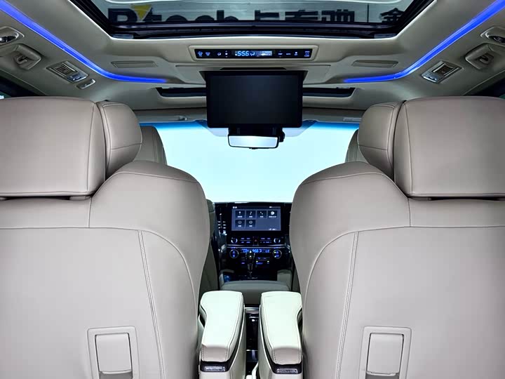 Фото 41 - Toyota Vellfire