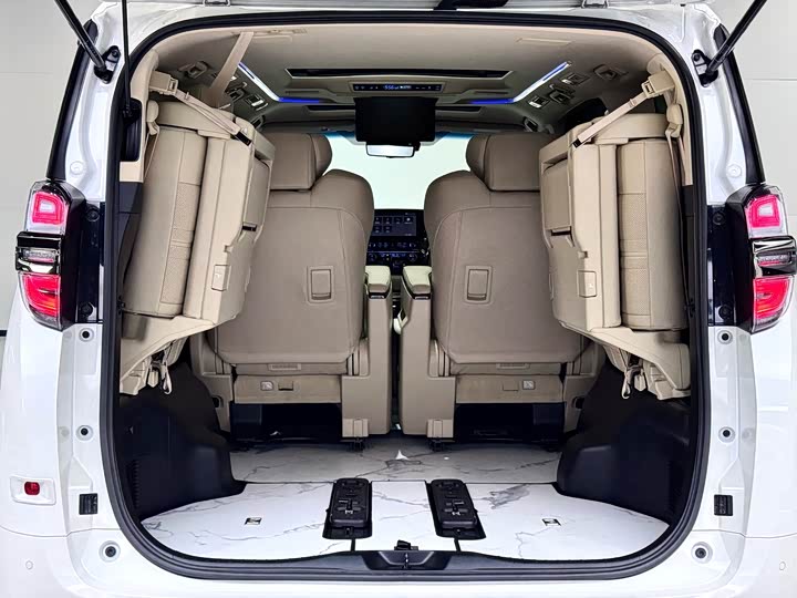 Фото 42 - Toyota Vellfire