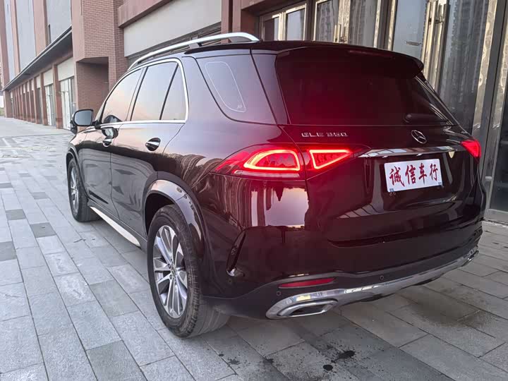 Фото 16 - Mercedes-Benz GLE-Class