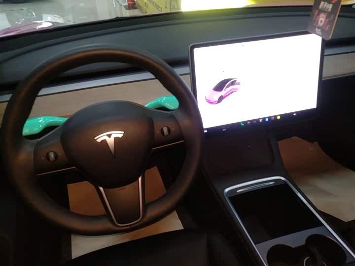 Фото 14 - Tesla Model 3