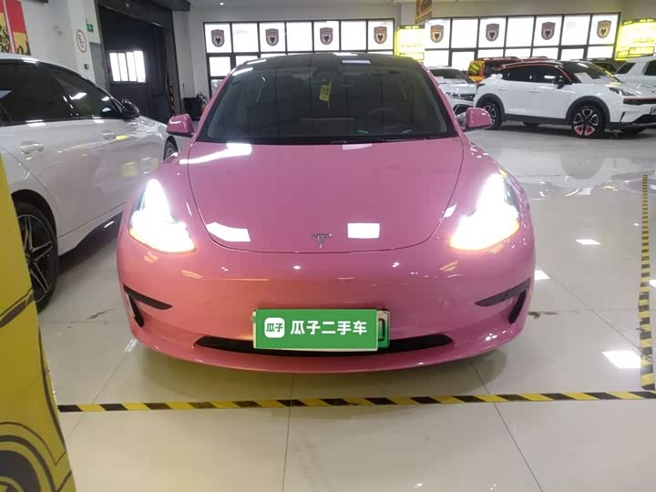 Фото 3 - Tesla Model 3