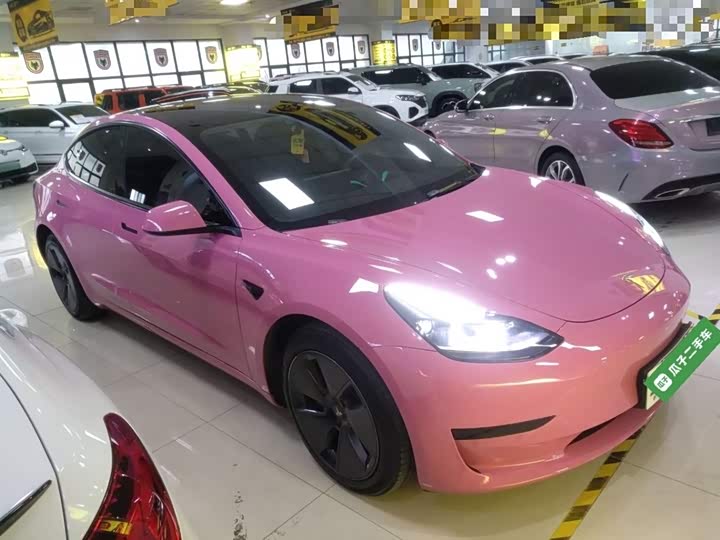 Фото 4 - Tesla Model 3