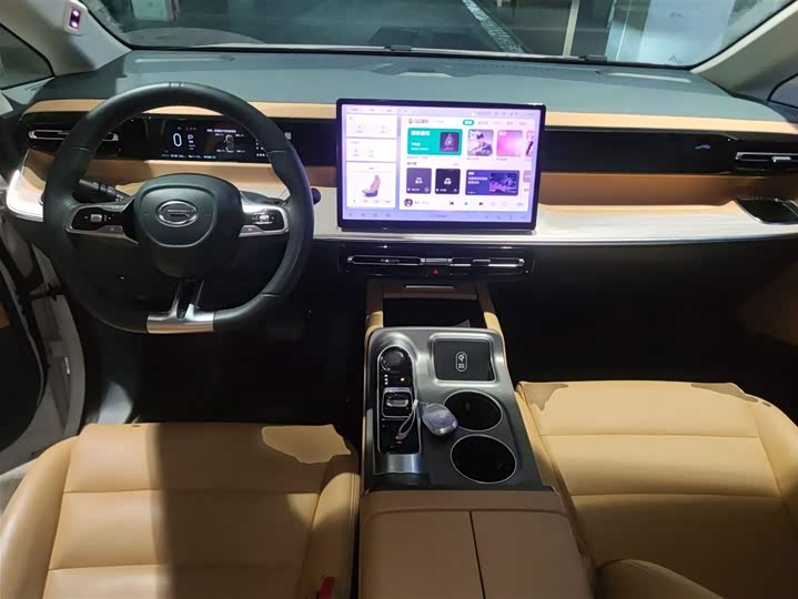 Фото 10 - GAC Trumpchi E8