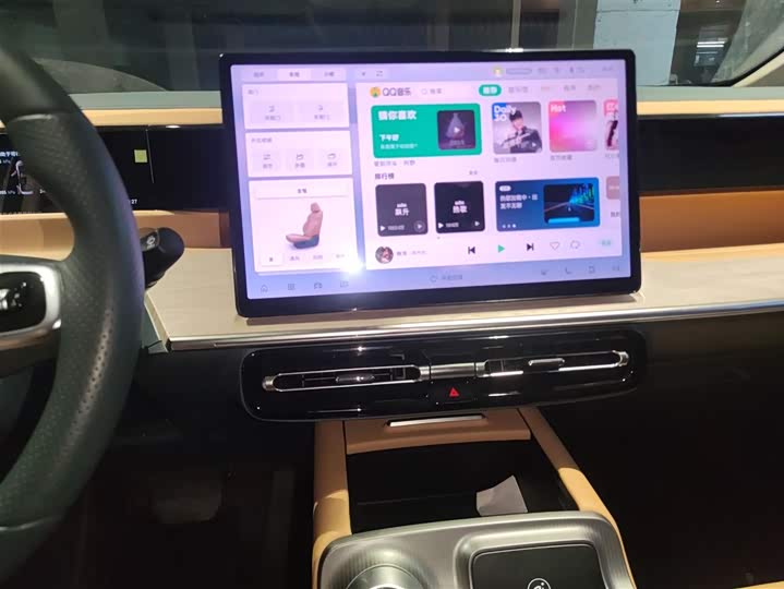 Фото 13 - GAC Trumpchi E8