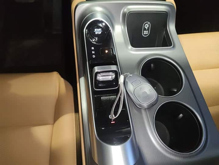 Фото 14 - GAC Trumpchi E8