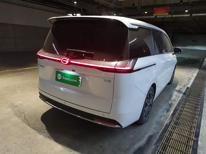 Фото 7 - GAC Trumpchi E8