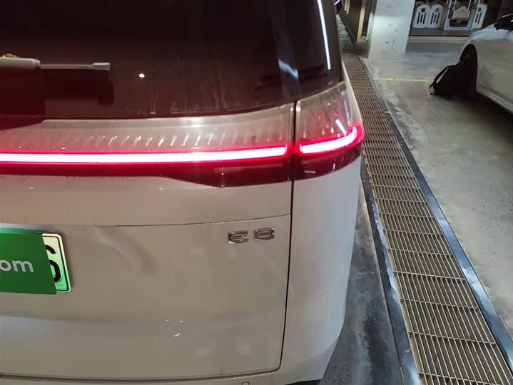 Фото 8 - GAC Trumpchi E8