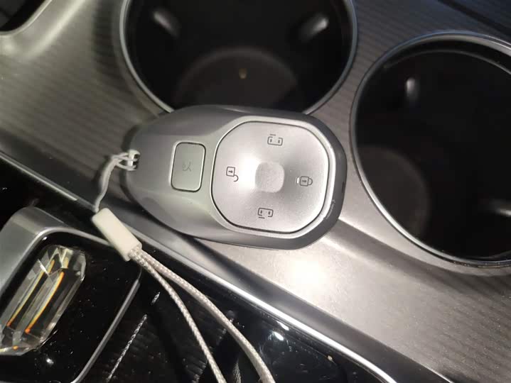 Фото 9 - GAC Trumpchi E8