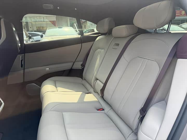 Фото 16 - Xiaomi YU7