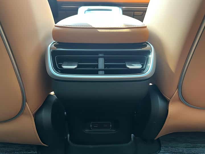 Фото 21 - XPeng G9