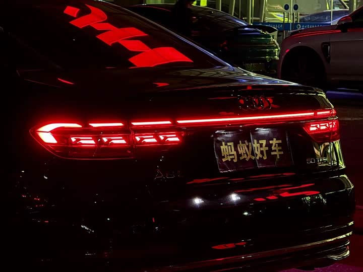 Фото 8 - Audi A8