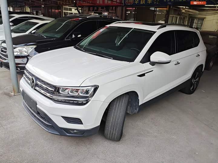 Фото 1 - Volkswagen Tharu