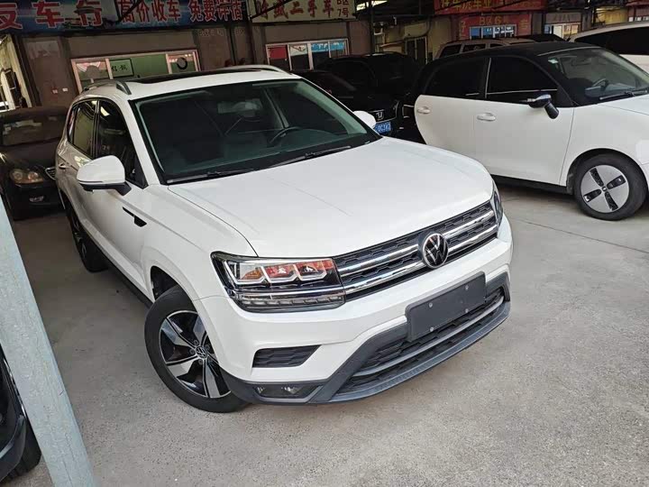 Фото 2 - Volkswagen Tharu