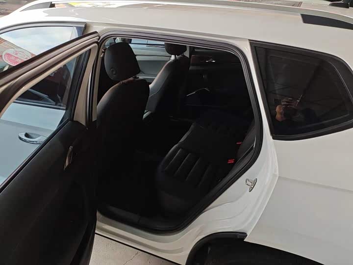 Фото 6 - Volkswagen Tharu