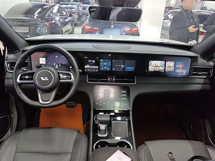 Фото 10 - LiXiang One