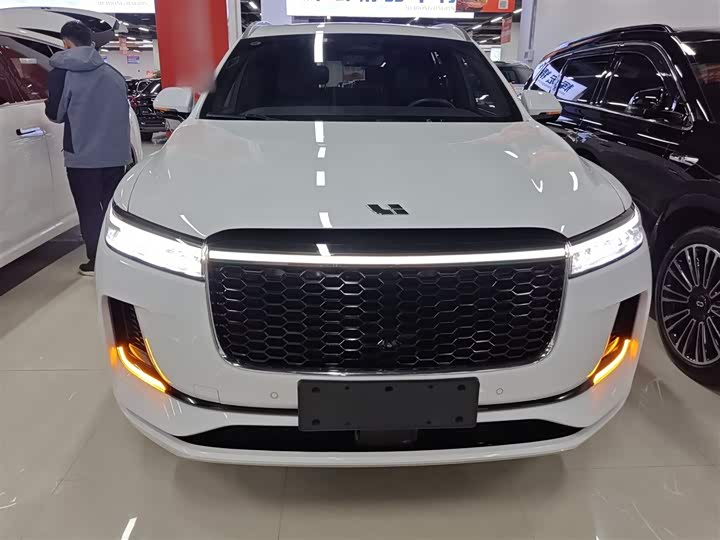 Фото 3 - LiXiang One