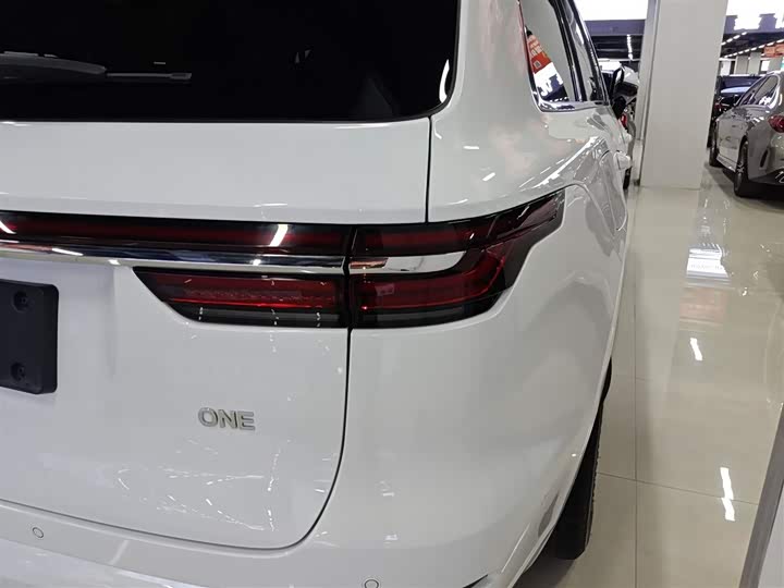 Фото 8 - LiXiang One