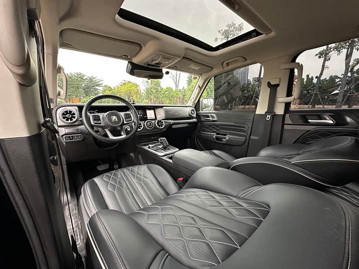 Фото 12 - Tank 300