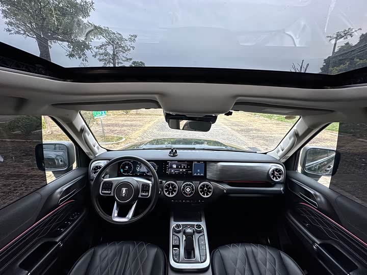 Фото 13 - Tank 300