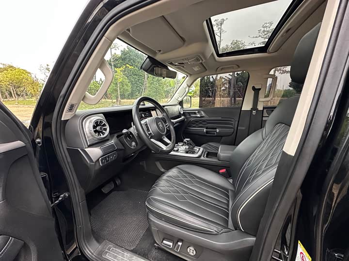 Фото 9 - Tank 300