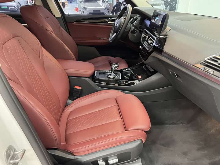 Фото 14 - BMW iX3