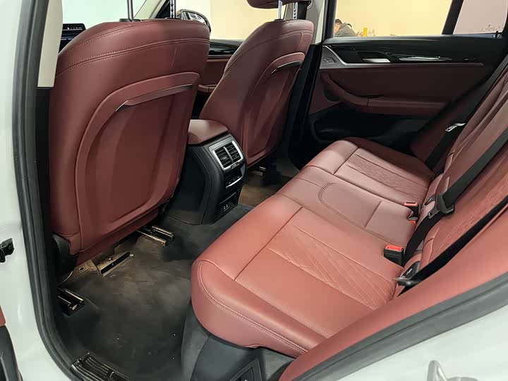 Фото 8 - BMW iX3