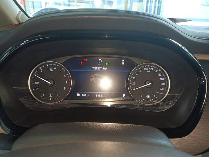 Фото 12 - Buick GL8 ES