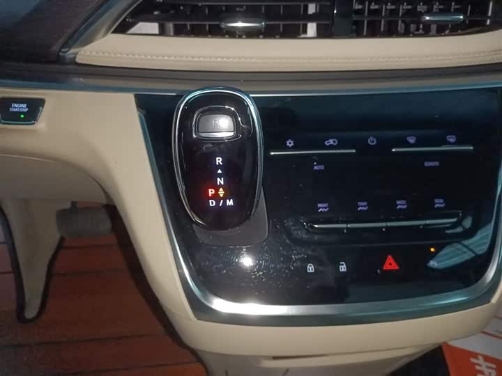 Фото 14 - Buick GL8 ES