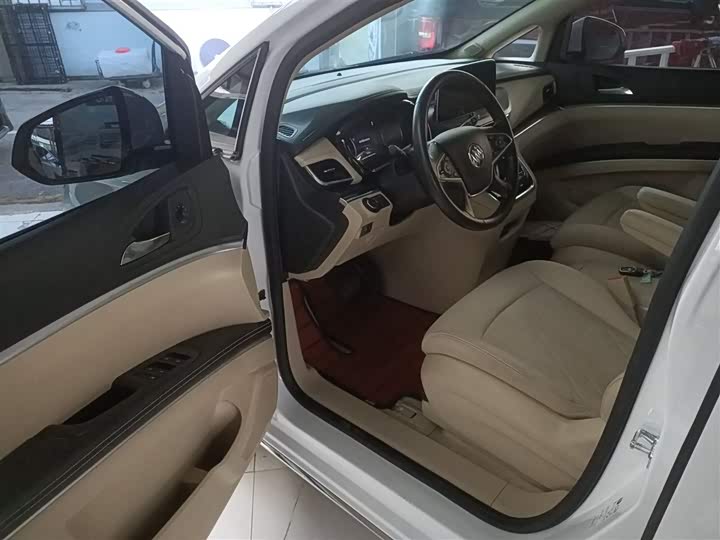 Фото 16 - Buick GL8 ES