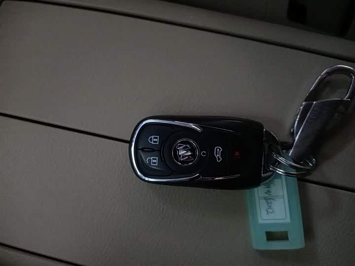 Фото 9 - Buick GL8 ES