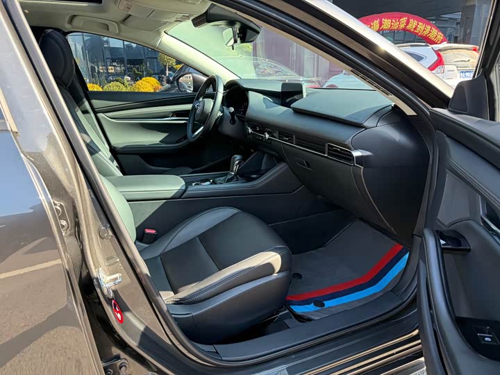 Фото 9 - Mazda 3 (Axela)