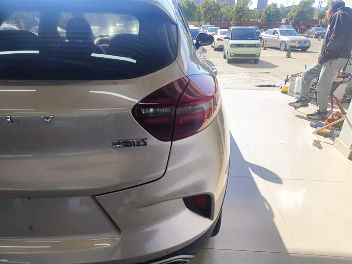 Фото 8 - Geely Emgrand GS