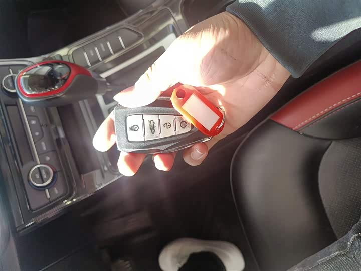 Фото 9 - Geely Emgrand GS