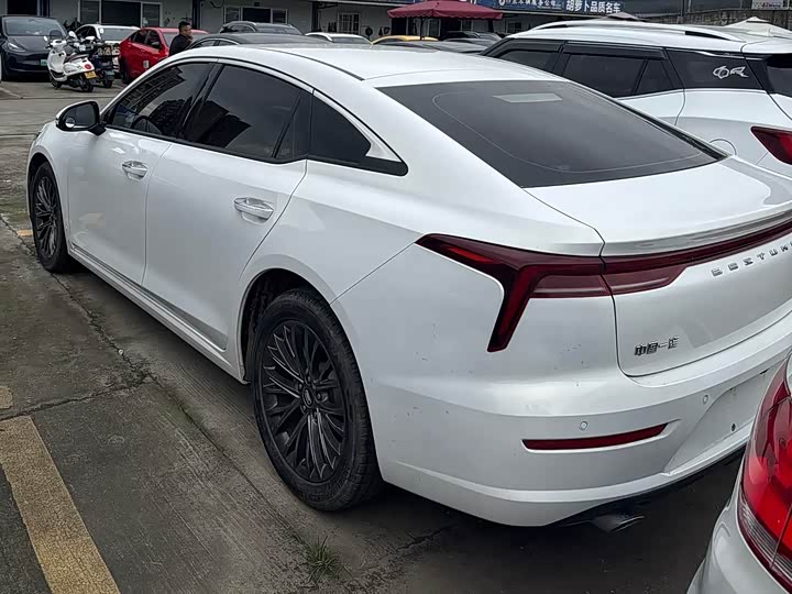 Фото 4 - Bestune B70