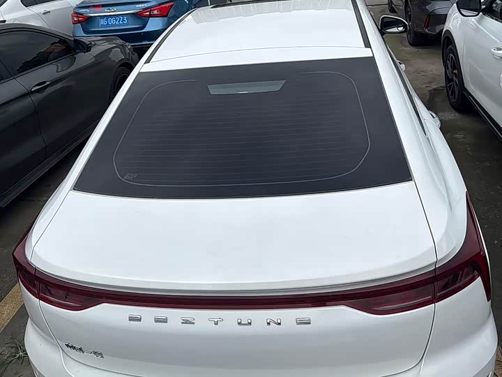 Фото 6 - Bestune B70