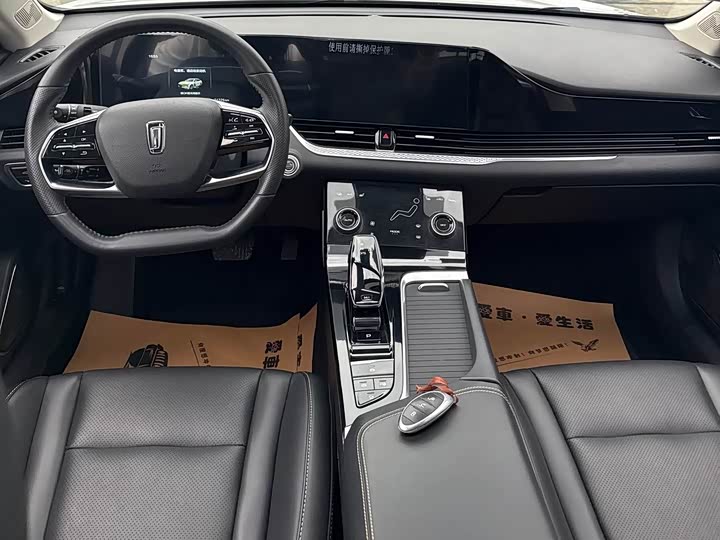 Фото 8 - Bestune B70