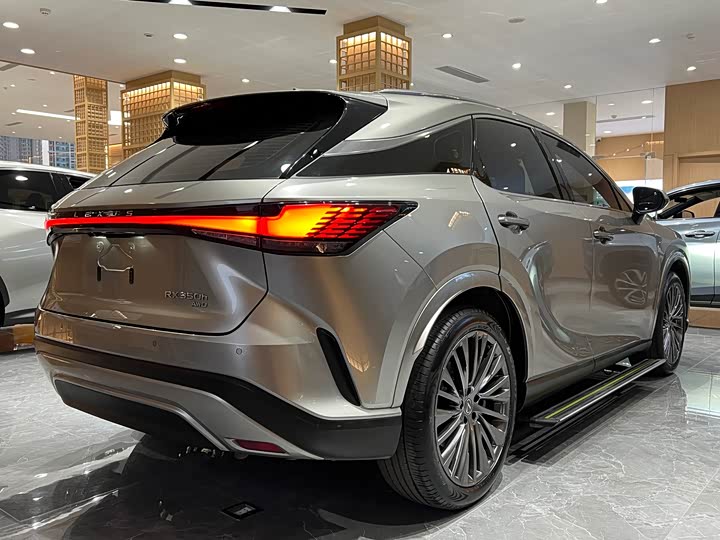 Фото 6 - Lexus RX