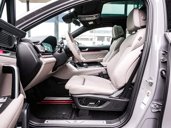 Фото 7 - BYD Tang Hybrid/EV