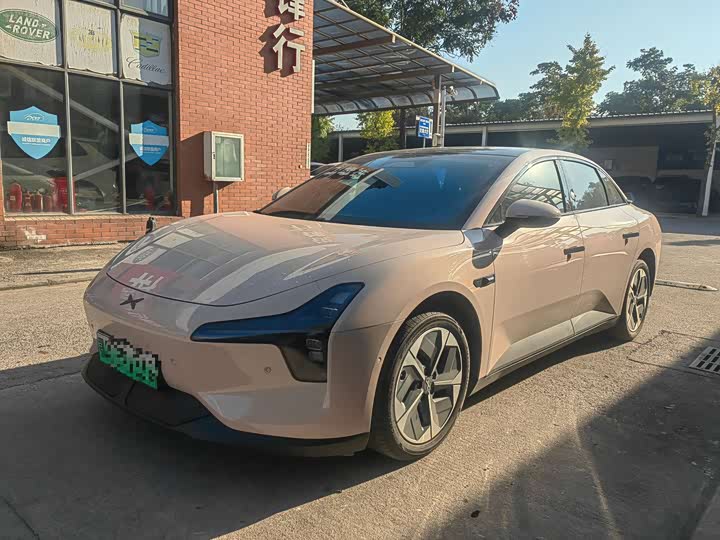 Фото 1 - XPeng Mona M03