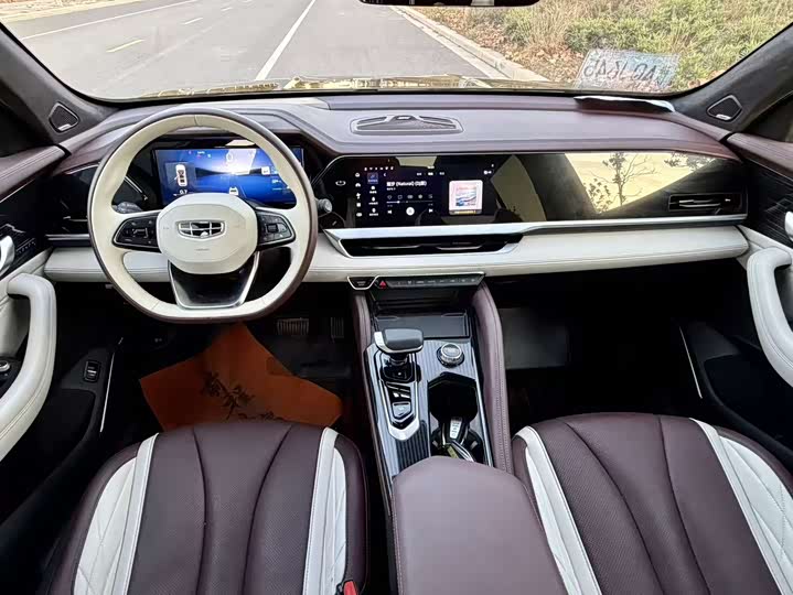 Фото 6 - Geely Monjaro