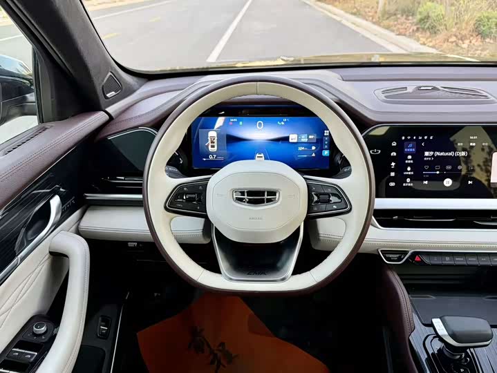 Фото 7 - Geely Monjaro