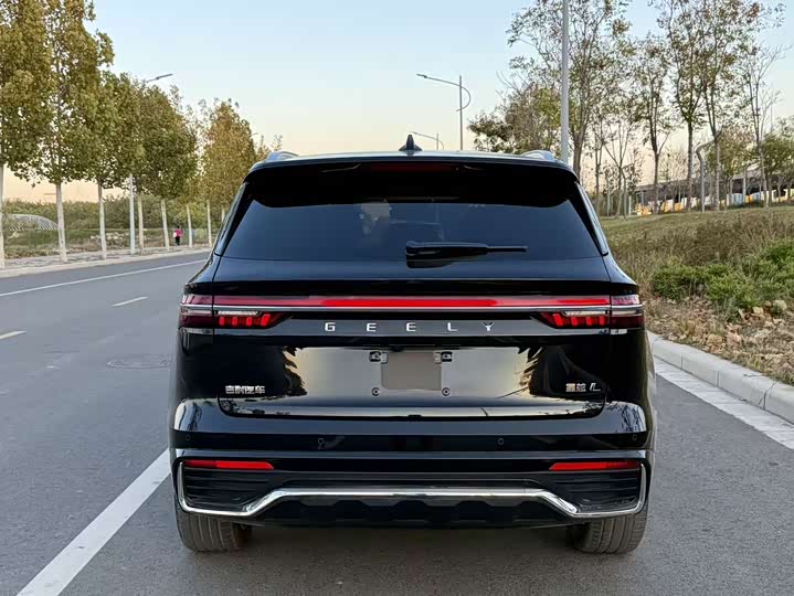 Фото 9 - Geely Monjaro