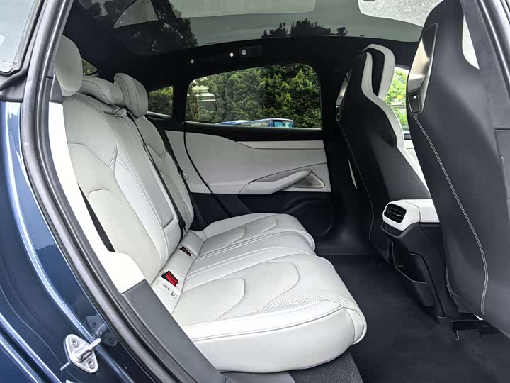 Фото 16 - Xiaomi SU7